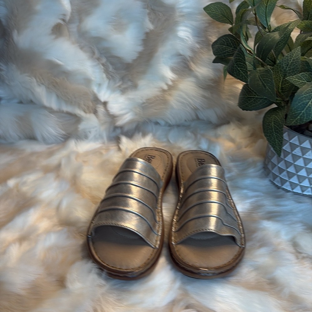 Vintage Born Gold Leather Slides - Size 7 - Picture 4 of 9